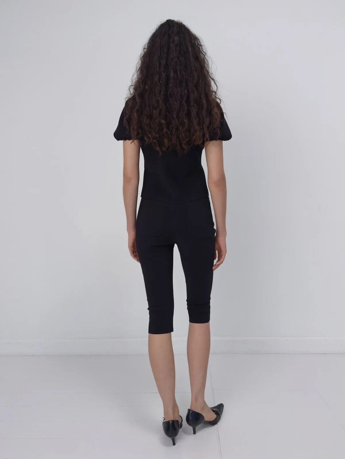 BIRROT Bonded Crepe Capri Pants