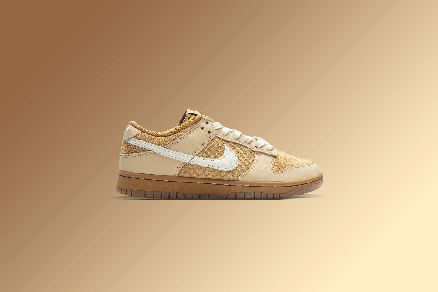 Wheat Dunk Low Retro Sneakers