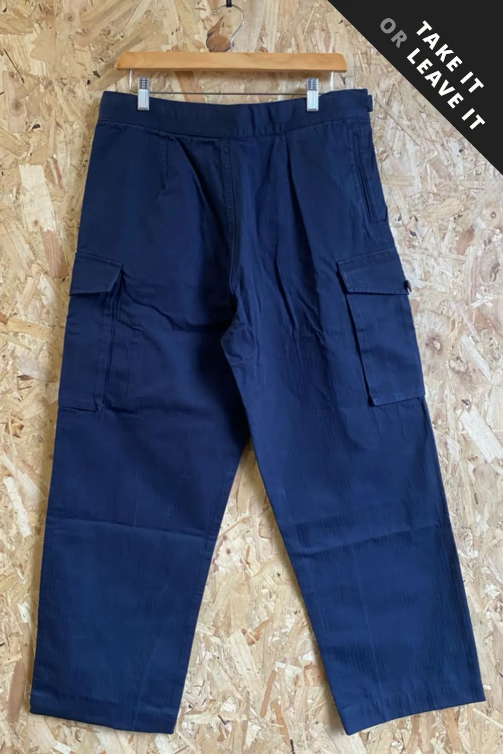 Men's Dark Navy Cargo Pants in Size 34/27.5