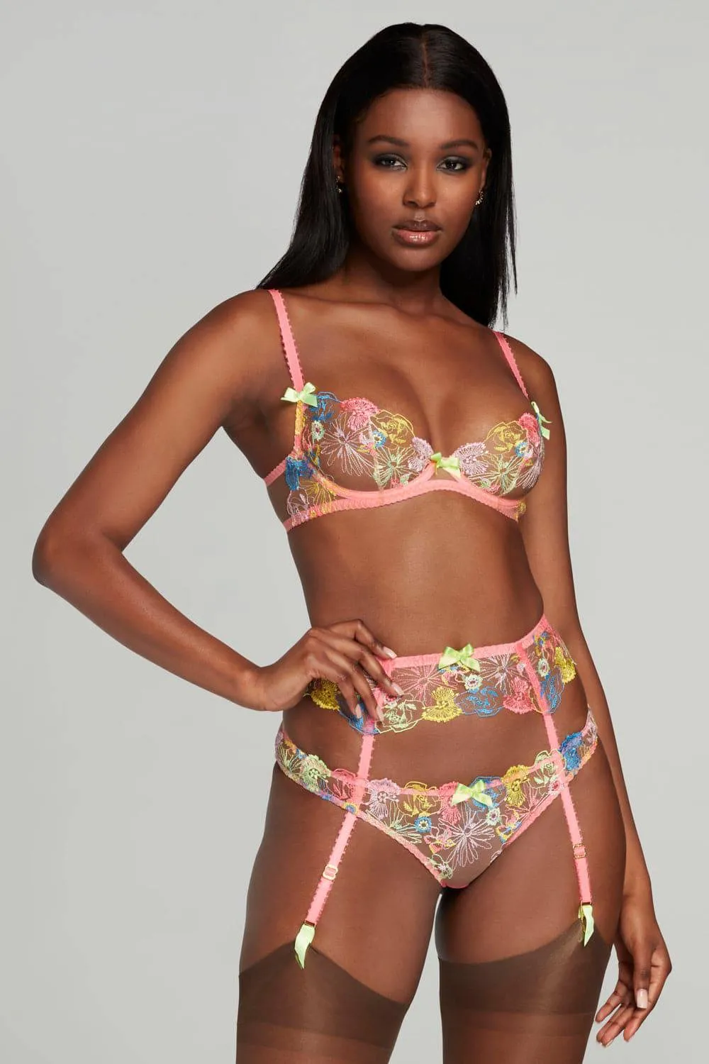 Zuri Suspender